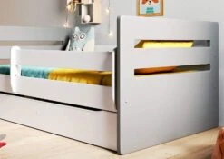 Lit Enfant Avec Barrière De Sécurité Amovible Blanc Et Gris Moly -Lexibook Magasin lit enfant avec barriere de securite amovible blanc et gris moly 3666722174695 1223612